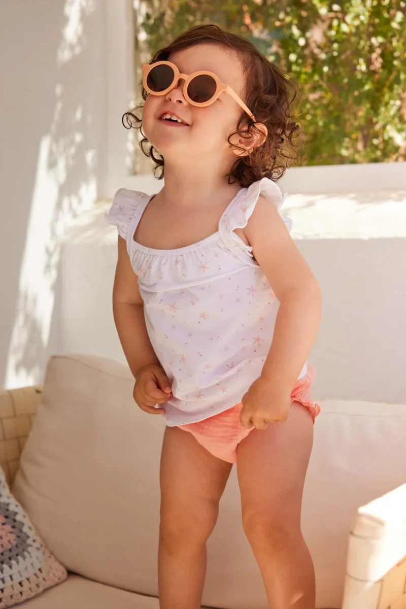 Conjunto para bebé com 3 peças: t-shirt, calções e bandolete