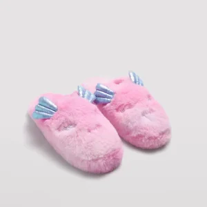 Chinelos rosa com barbatanas