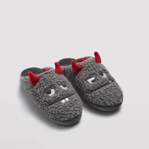 Chinelos de casa com design monstro cinza