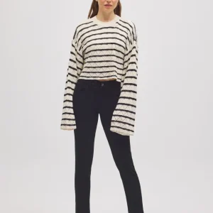 Calça jeans preta slim com efeito push-up