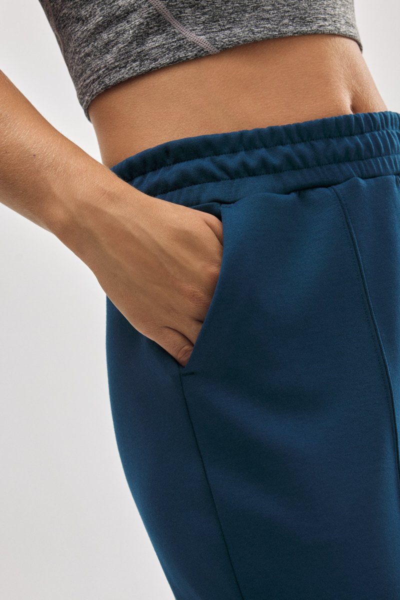 Calça jogger esportiva azul com bolsos - Image 6