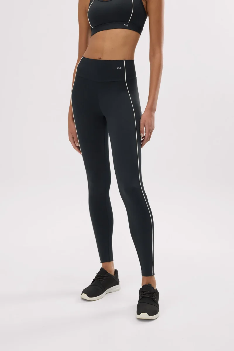Leggings esportivas longas de compressão com efeito push-up, pretas. - Image 3