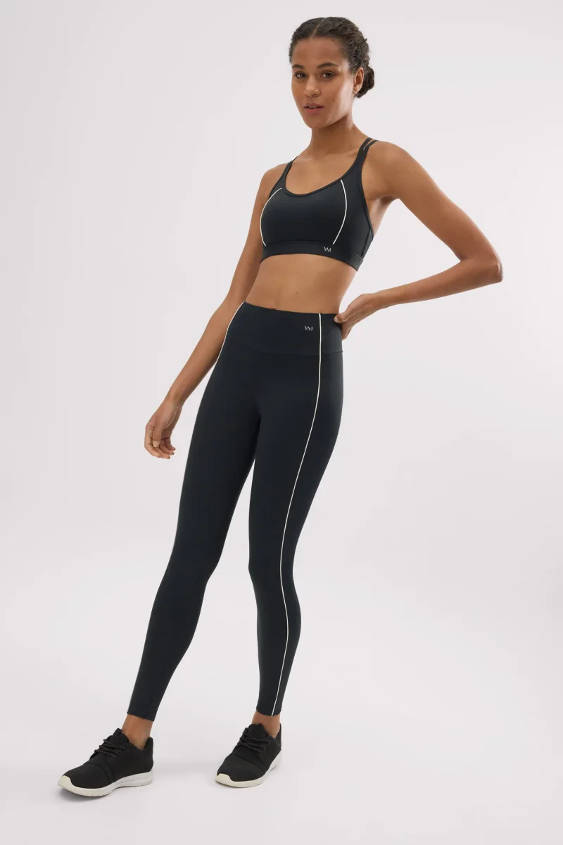 Leggings esportivas longas de compressão com efeito push-up, pretas. - Image 4
