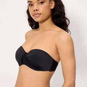 Top de biquíni preto estilo bandeau, tamanhos C e D.